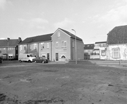 882162 Gezicht op het blokje nieuwbouwwoningen Okkernootstraat 22-28 te Utrecht, met rechts het hoekpand Hogelanden ...